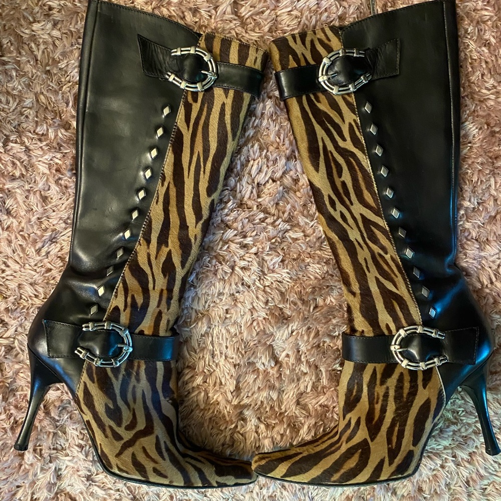 Donald J Pilner heel boots